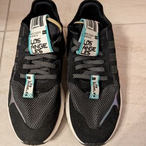 Adidas Los Angeles Nite Jogger Size 9